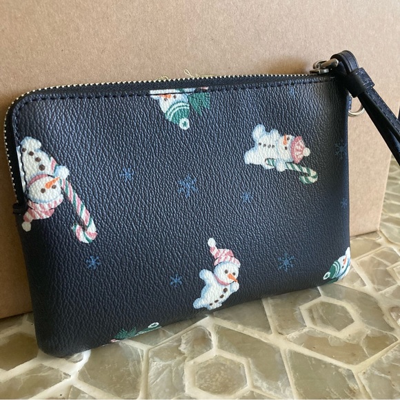 SOLD! Coach Boxed Corner Zip Wristlet Snowman Print in Silver/Midnight Multi - Picture 7 of 10
